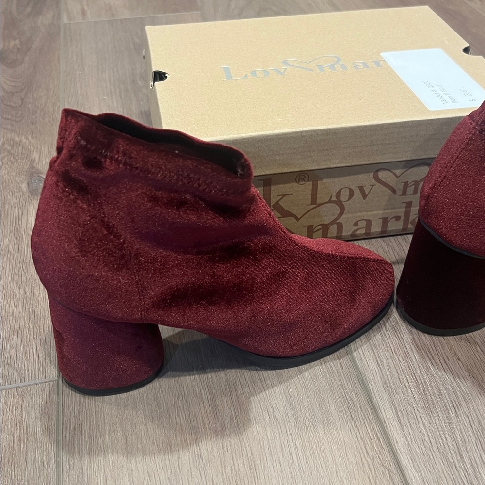New Lov Mark Slinky Wine Velvet/Burgundy Velvet Heeled Booties Size 6 - Picture 5 of 15